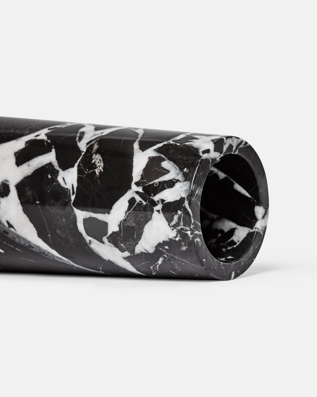 Nilo Vase | Grand Antique