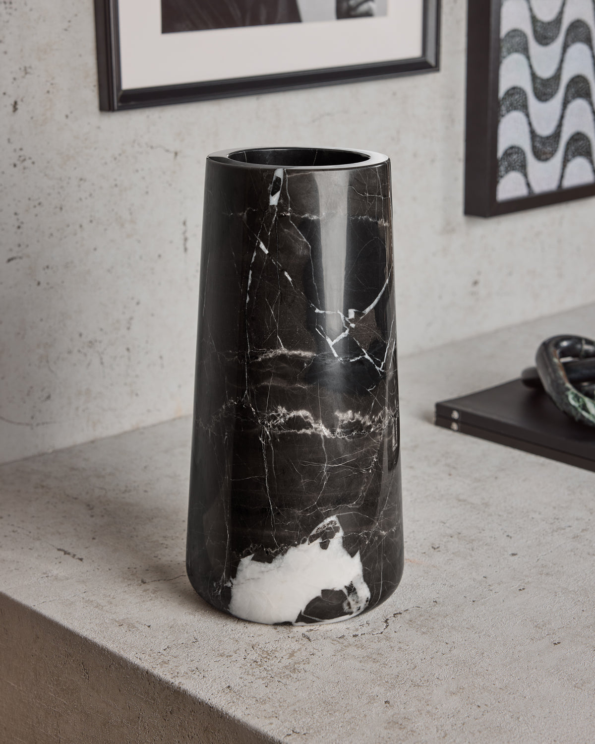 Nilo Vase | Grand Antique
